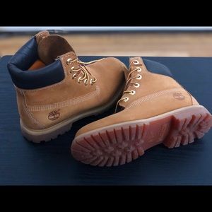 WOMEN'S 6-INCH PREMIUM WATERPROOF TIMBERLAND BOOTS